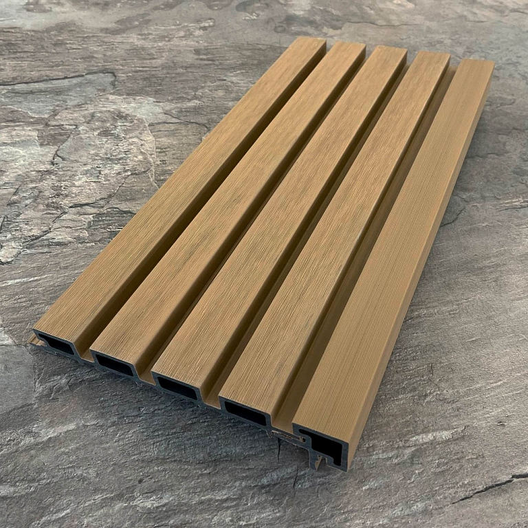 Фасадная реечная панель EasyDecking Ко-Экструзия 219х26х4010 Дуб