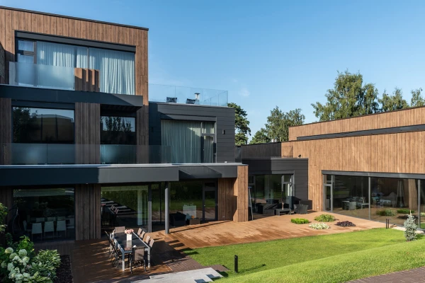 Террасная доска CM Decking Teak, фото с объекта в Москве